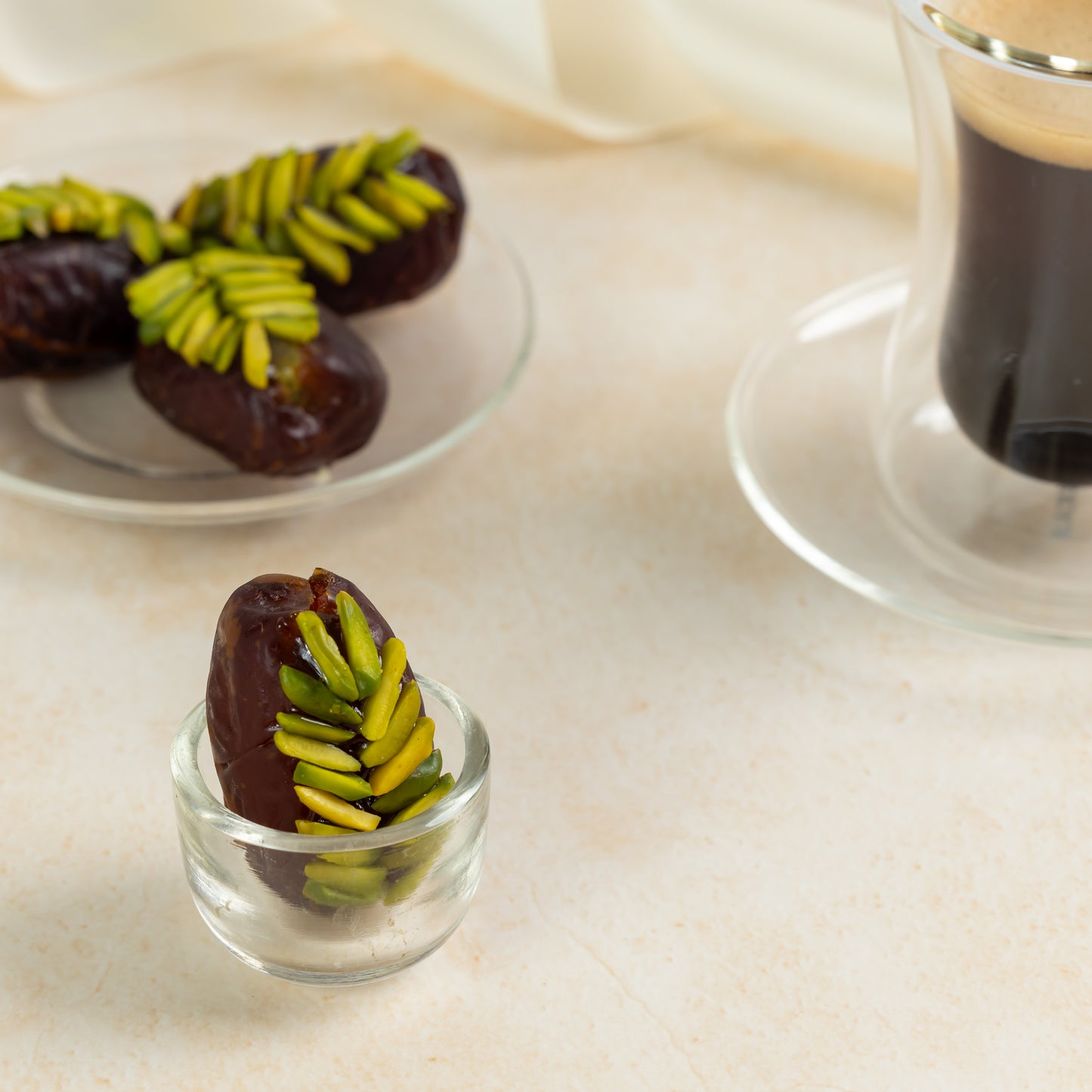 Mejdoul Date with Pistachio Cream and Petals